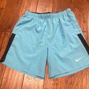 Men’s Nike dry fit shorts perfect condition size small